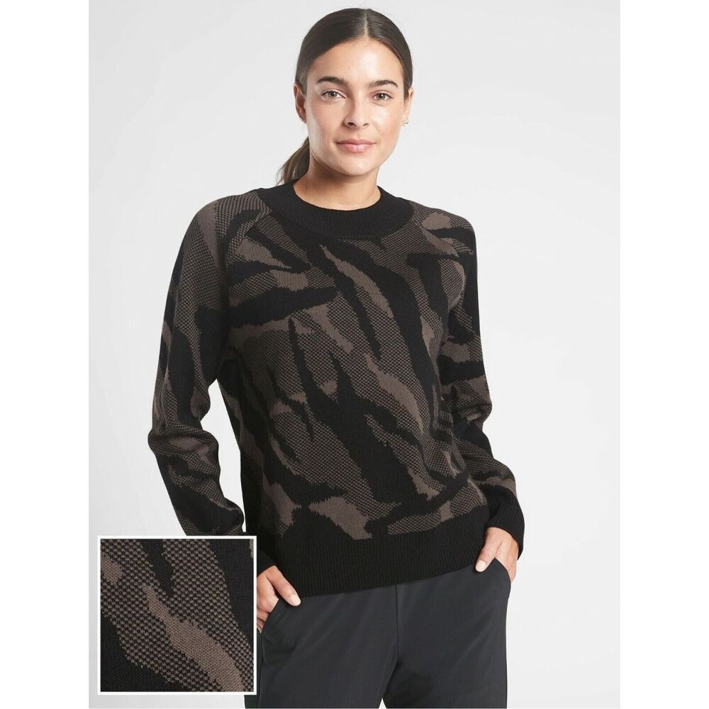 Athleta Jacquard Crew Neck Sweater Animal Zebra Merino Wool Blend size Large